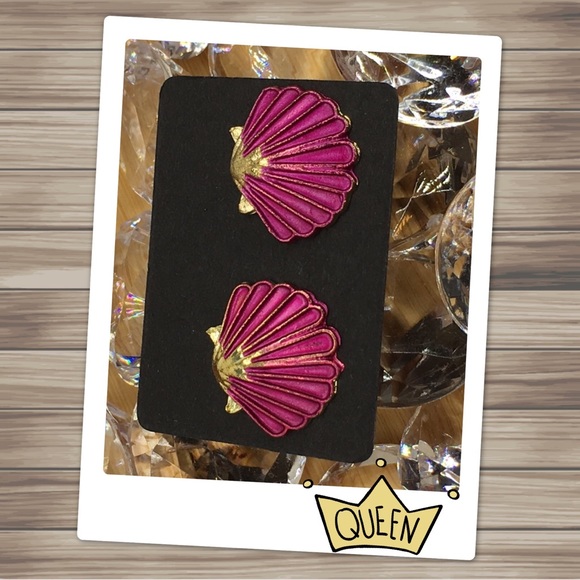 Magenta Clam Shell Earrings - Picture 2 of 5